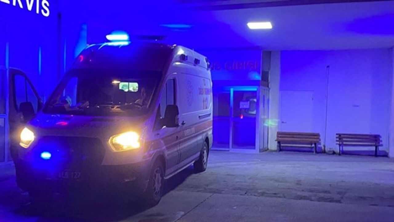 canakkale de 26 ogrenci gida zehirlenmesi suphesiyle hastaneye kaldirildi