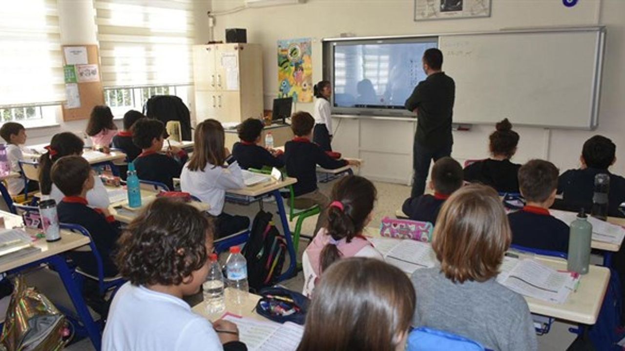 hayalet siniflar 48 okul kapatildi 300 milyon tl ceza kesildi