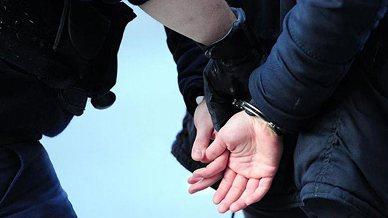 eglence mekanlarina denetimi haber veren memur tutuklandi