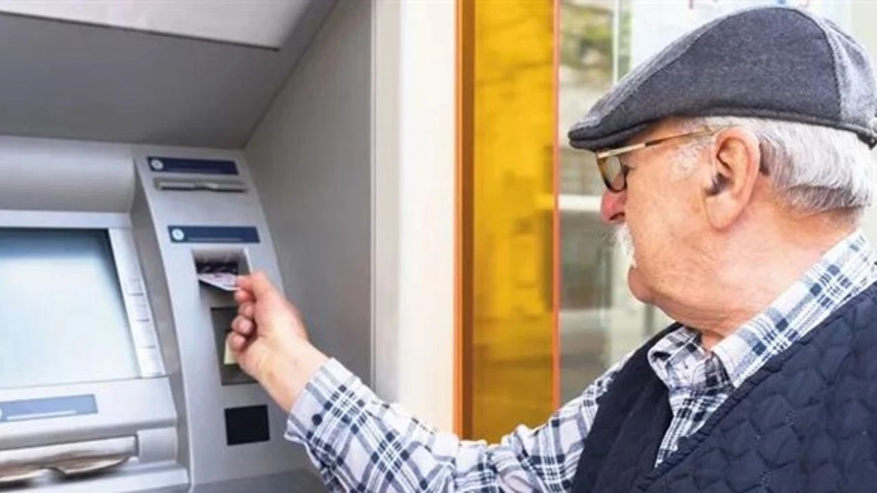 ekonomi kurmaylari en dusuk emekli ayligi icin bir araya geliyor