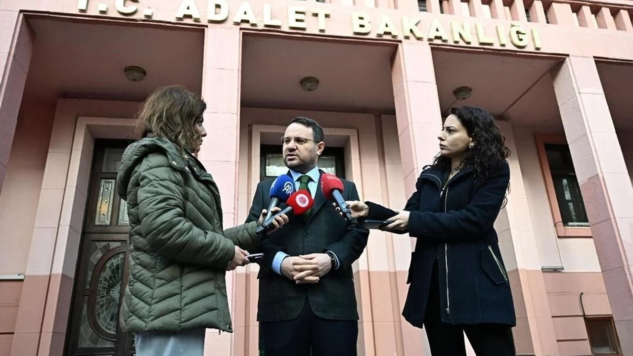 Akın Gürlek’ten Bomba İddia: Özel’in Mal Varlığı Belgeleri Hologram Çıktısı Mı?