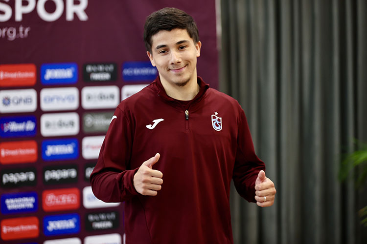 Bordo Mavide Şok! Bouchouari’nin Sakatlığı Moralleri Bozdu